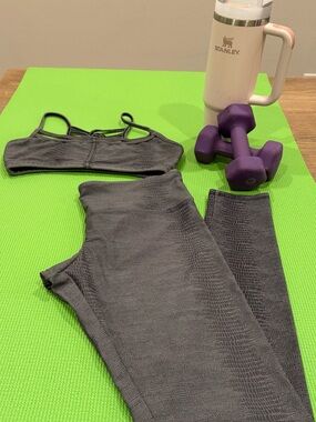 Onzie Snake Print Yoga Set / Matching Sports Bra and High Waist Leggings